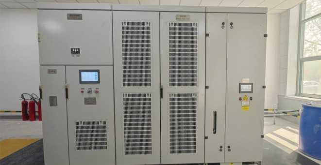 廣(guang)州白雲機(jī)場(chang)10kV直挂式(shi)戶(hu)內(nei)水冷SVG項(xiang)目(mu)